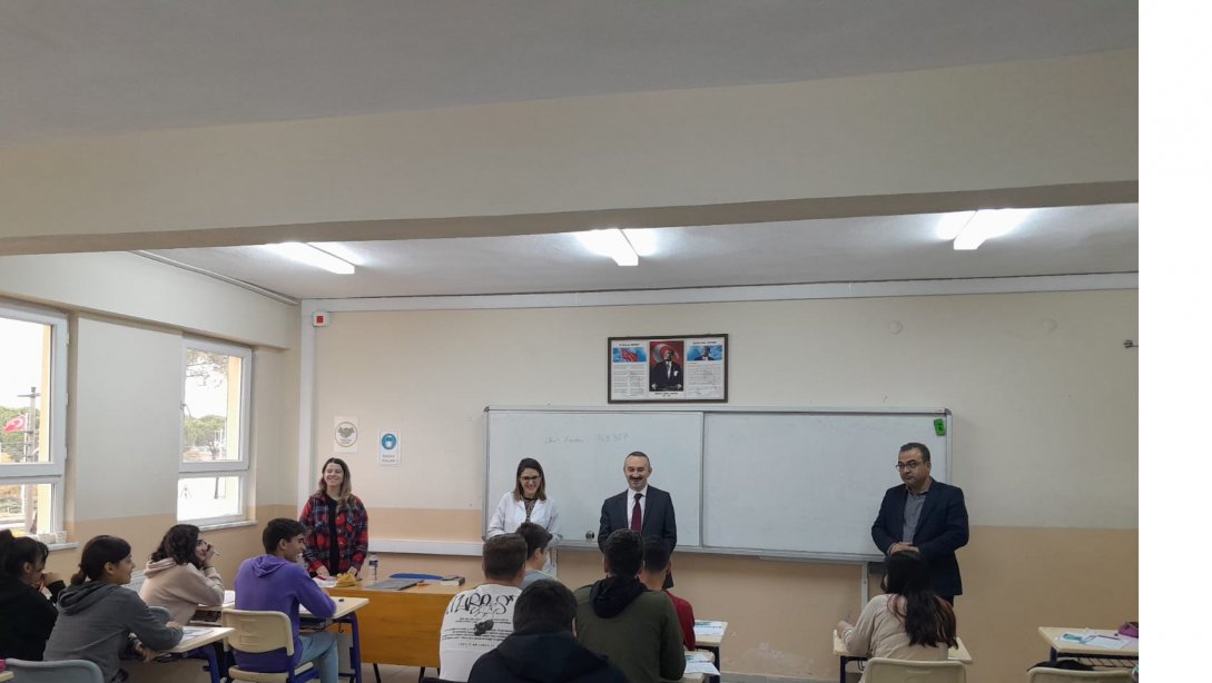 İlçe Milli Eğitim Müdürümüz Sayın Mehmet AKÖZ, BİGEP deneme sınavı öncesinde motivasyon amaçlı okulları ziyaret etti